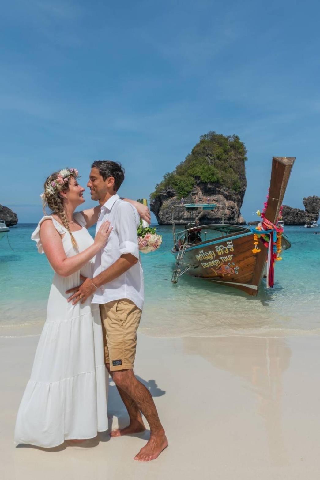Phi Phi Maiyada Resort Exterior photo