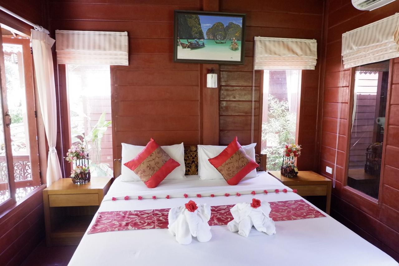Phi Phi Maiyada Resort Exterior photo